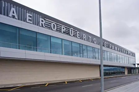 Archivo - Aeropuerto de Pamplona.