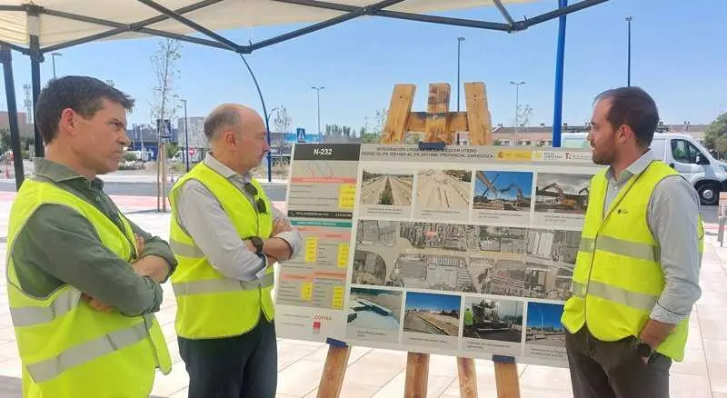 El delegado del Gobierno en Arag&oacute;n, Fernando Beltr&aacute;n, visita las obras de humanizaci&oacute;n de la N-232 a su paso por Utebo (Zaragoza).