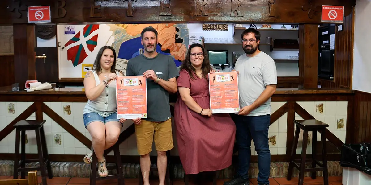 Miembros de la Junta de la Pe&ntilde;a Beterri durante la rueda de prensa en la que han presentado la programaci&oacute;n para las fiestas de Tudela 2026