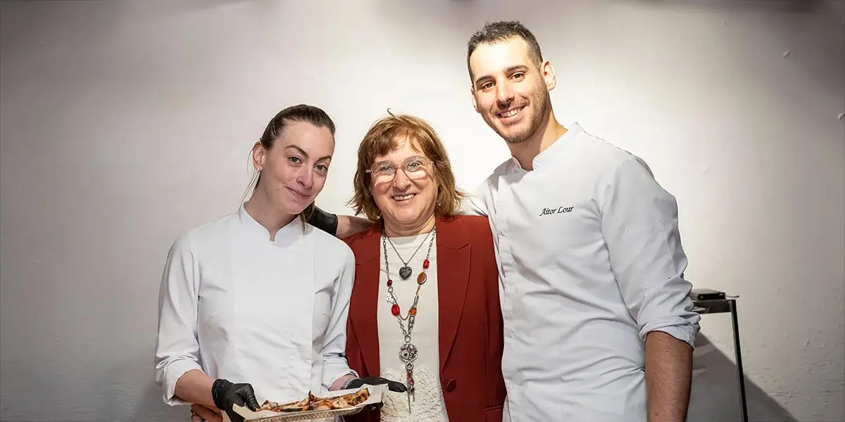 Natalia Alava Ayensa, Consuelo Urmeneta y Aitor Lorente Urmeneta