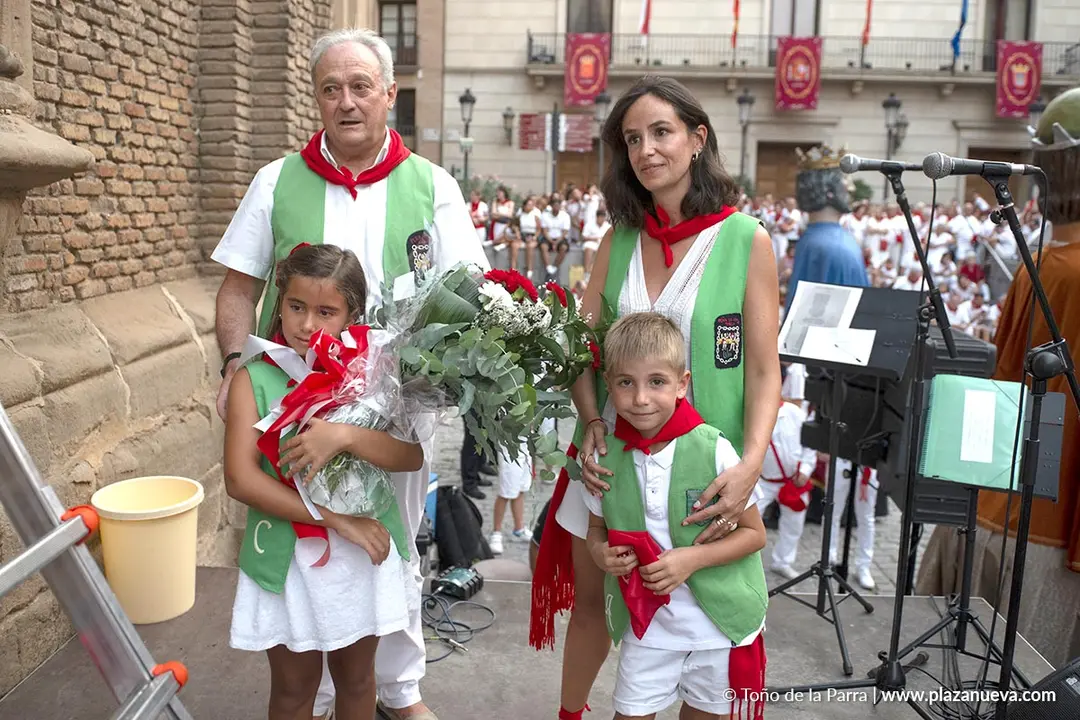 Fiestas de Tudela 2026 Imposici&oacute;n pa&ntilde;uelo rojo 2