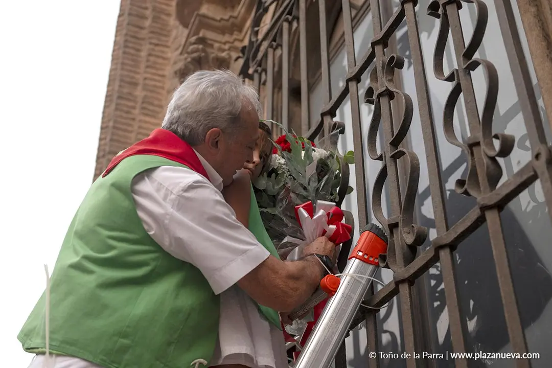 Fiestas de Tudela 2026 Imposici&oacute;n pa&ntilde;uelo rojo 3