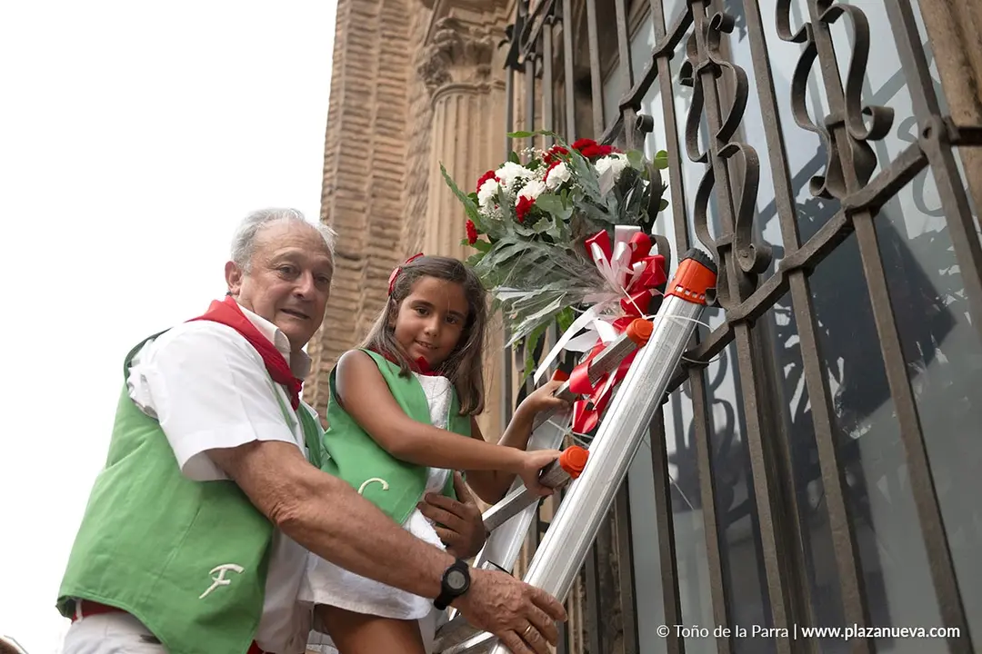 Fiestas de Tudela 2026 Imposici&oacute;n pa&ntilde;uelo rojo 4