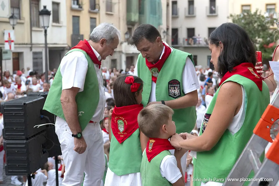 Fiestas de Tudela 2026 Imposici&oacute;n pa&ntilde;uelo rojo 6