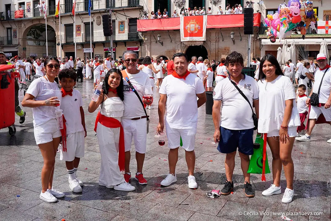 Fiestas de Tudela 2026 Imposici&oacute;n pa&ntilde;uelo rojo 170