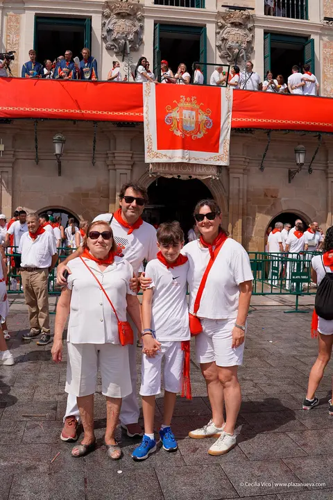 Fiestas de Tudela 2026 Imposici&oacute;n pa&ntilde;uelo rojo 173