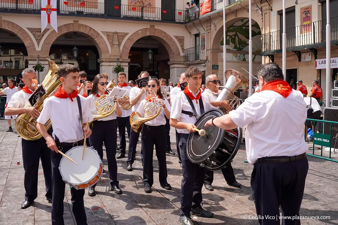 Fiestas de Tudela 2026 Imposici&oacute;n pa&ntilde;uelo rojo 177