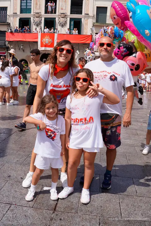 Fiestas de Tudela 2026 Imposici&oacute;n pa&ntilde;uelo rojo 179