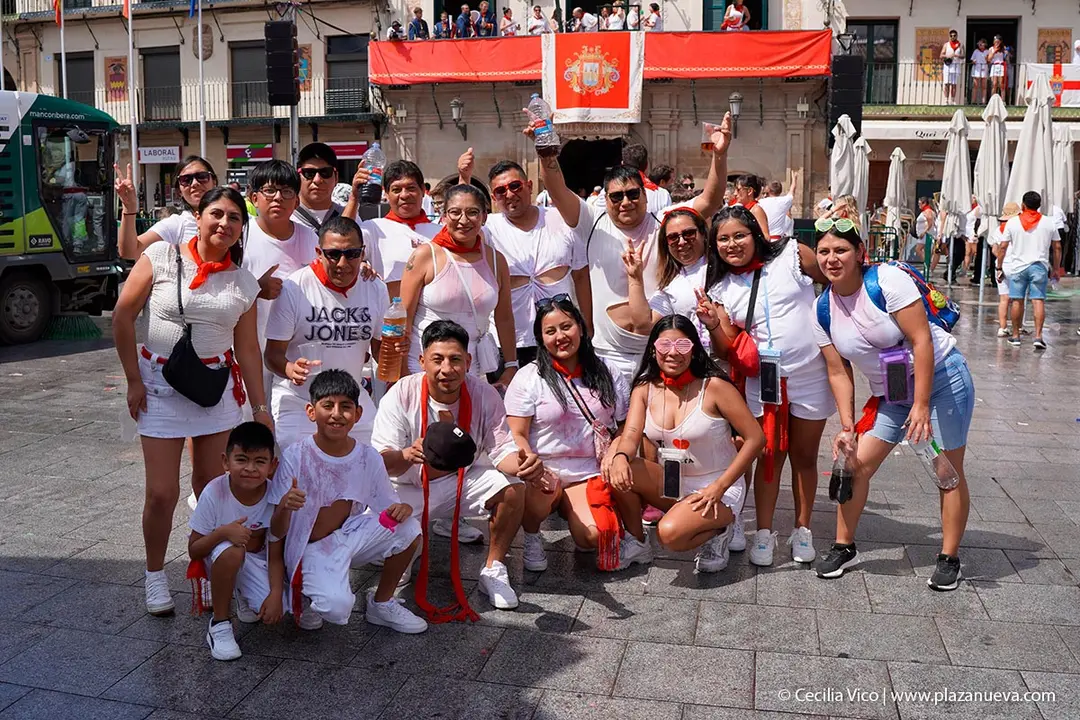 Fiestas de Tudela 2026 Imposici&oacute;n pa&ntilde;uelo rojo 178