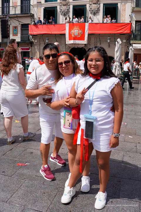 Fiestas de Tudela 2026 Imposici&oacute;n pa&ntilde;uelo rojo 181