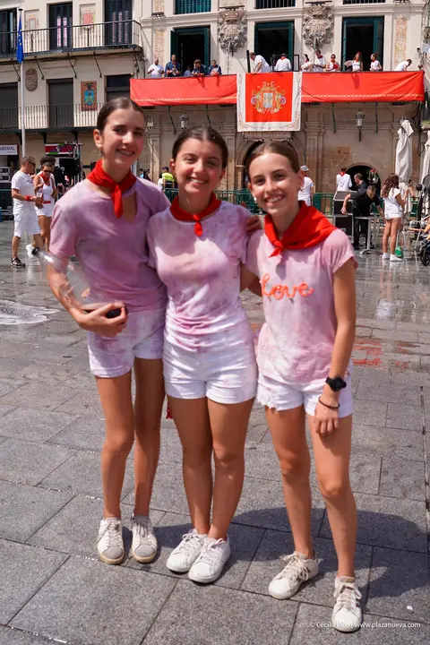 Fiestas de Tudela 2026 Imposici&oacute;n pa&ntilde;uelo rojo 195
