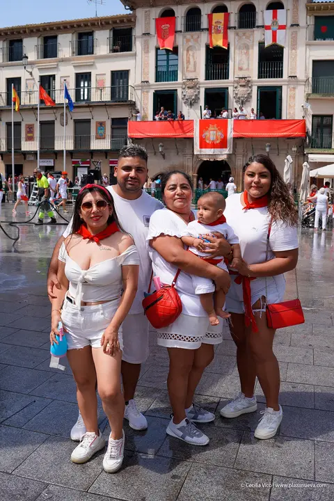 Fiestas de Tudela 2026 Imposici&oacute;n pa&ntilde;uelo rojo 197