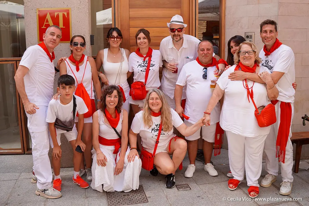 Fiestas de Tudela 2026 Imposici&oacute;n pa&ntilde;uelo rojo 200