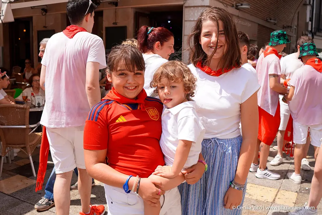 Fiestas de Tudela 2026 Imposici&oacute;n pa&ntilde;uelo rojo 205