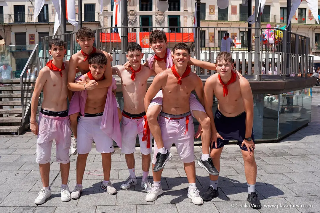 Fiestas de Tudela 2026 Imposici&oacute;n pa&ntilde;uelo rojo 207