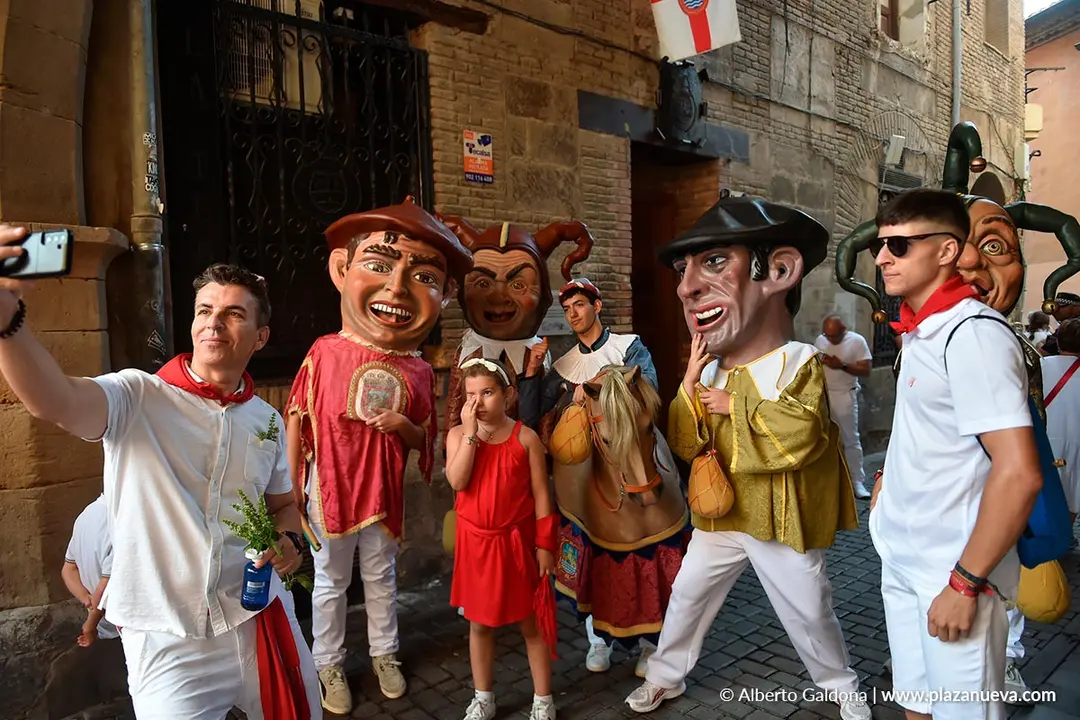 Fiestas de Tudela 2026 Desfile de gigantes y cabezudos 1