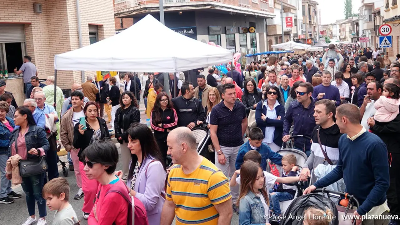 Asistentes a la celebraci&oacute;n del D&iacute;a de la Cereza