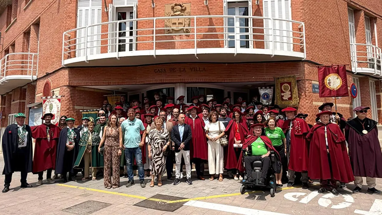 La Cofrad&iacute;a del Vino de Navarra celebr&oacute; en Fusti&ntilde;ana su XXXV Gran Cap&iacute;tulo