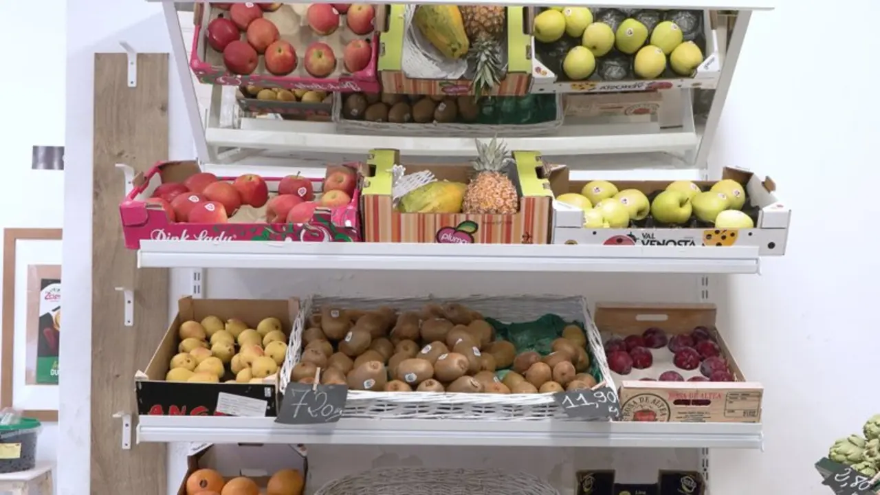 Archivo - Expositor de frutas y verduras