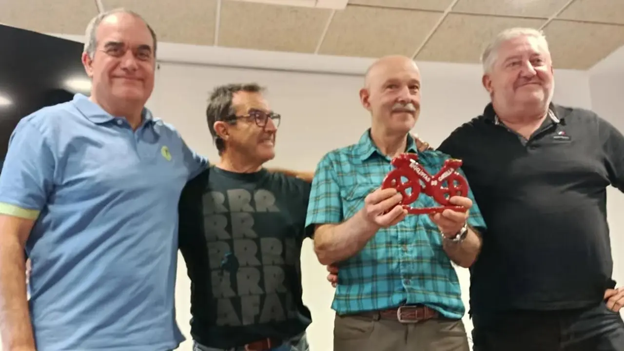 Jes&uacute;s Sukuntza recibi&oacute; el Premio Sostenibles