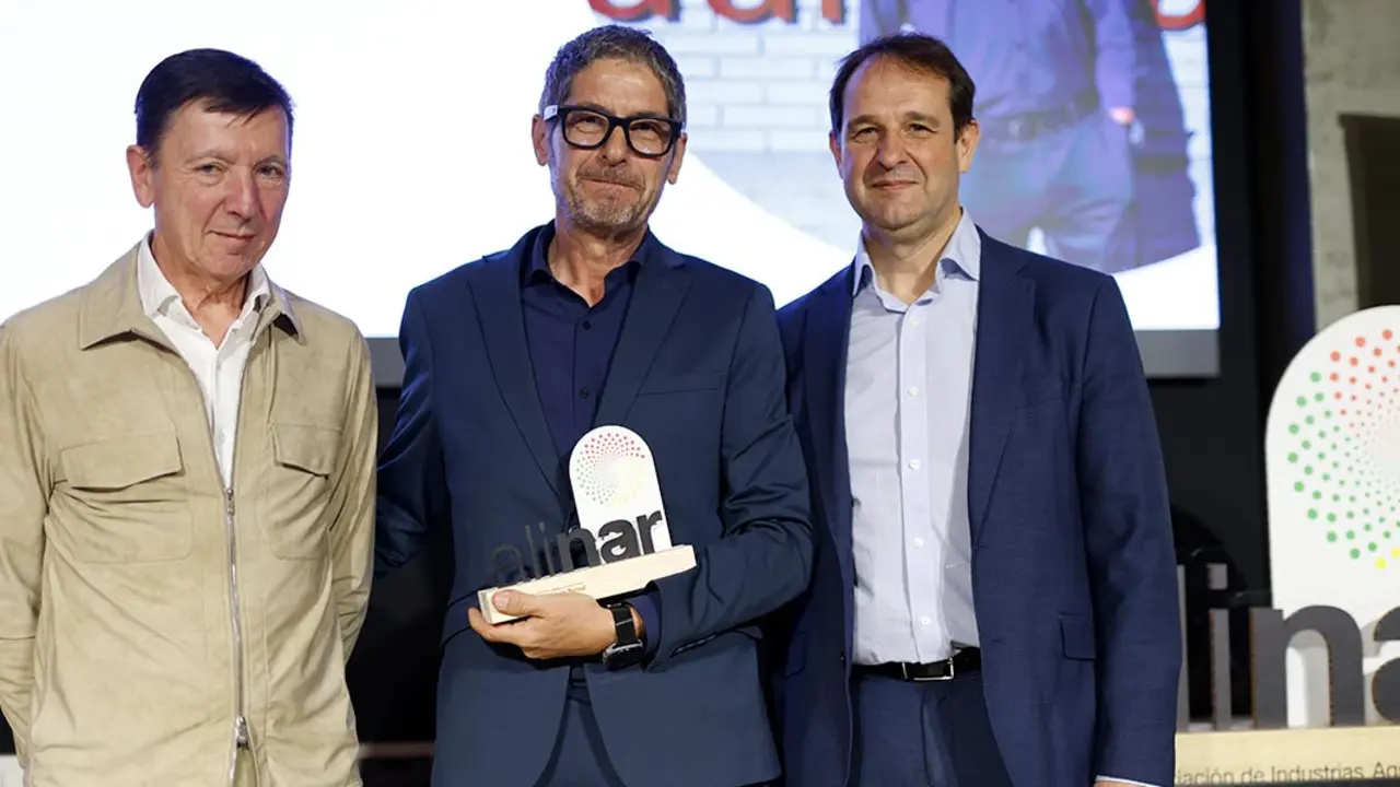 Antonio Rodr&iacute;guez Bernal, director general de BS Edulcorantes, tras recibir el premio ALINAR a la trayectoria empresarial agroalimentaria