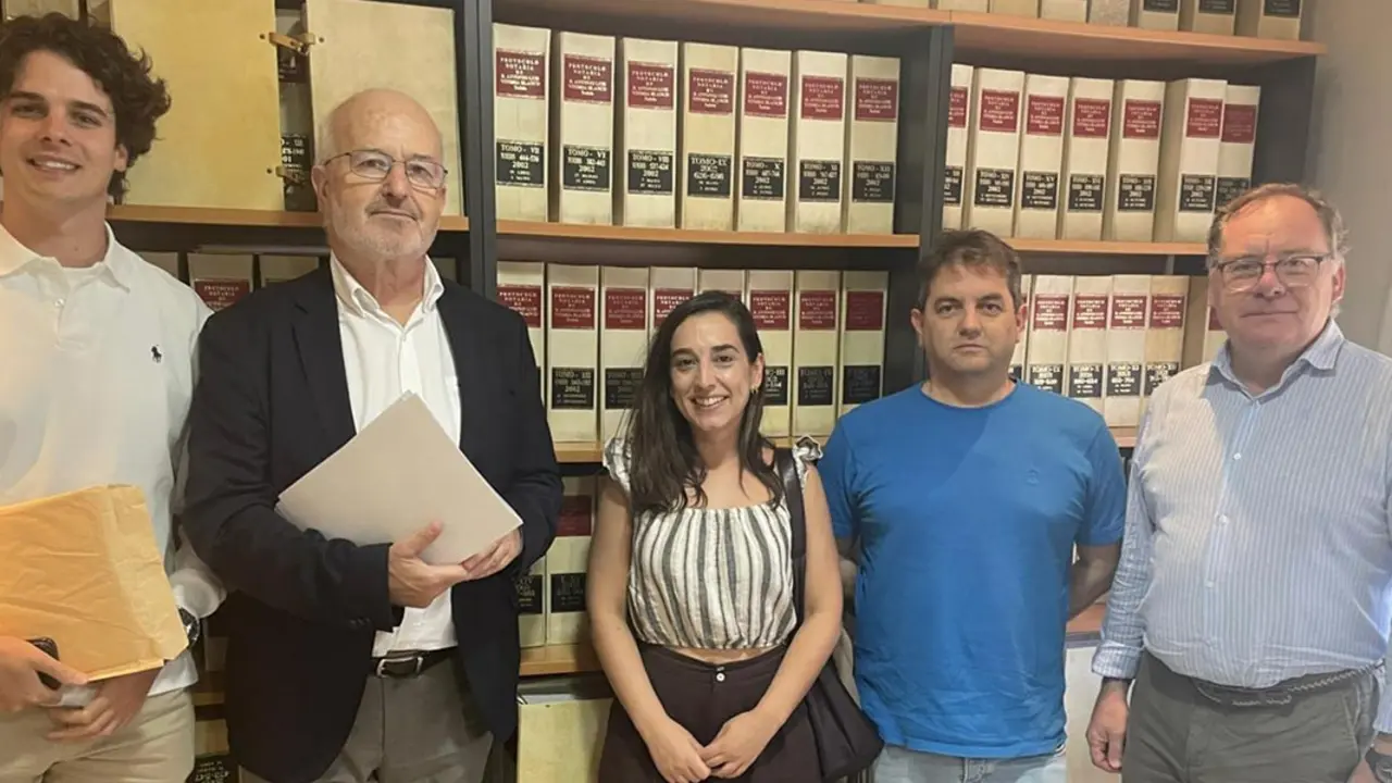 Firma ante notario de las escrituras de la Cooperativa Energ&eacute;tica de Tudela