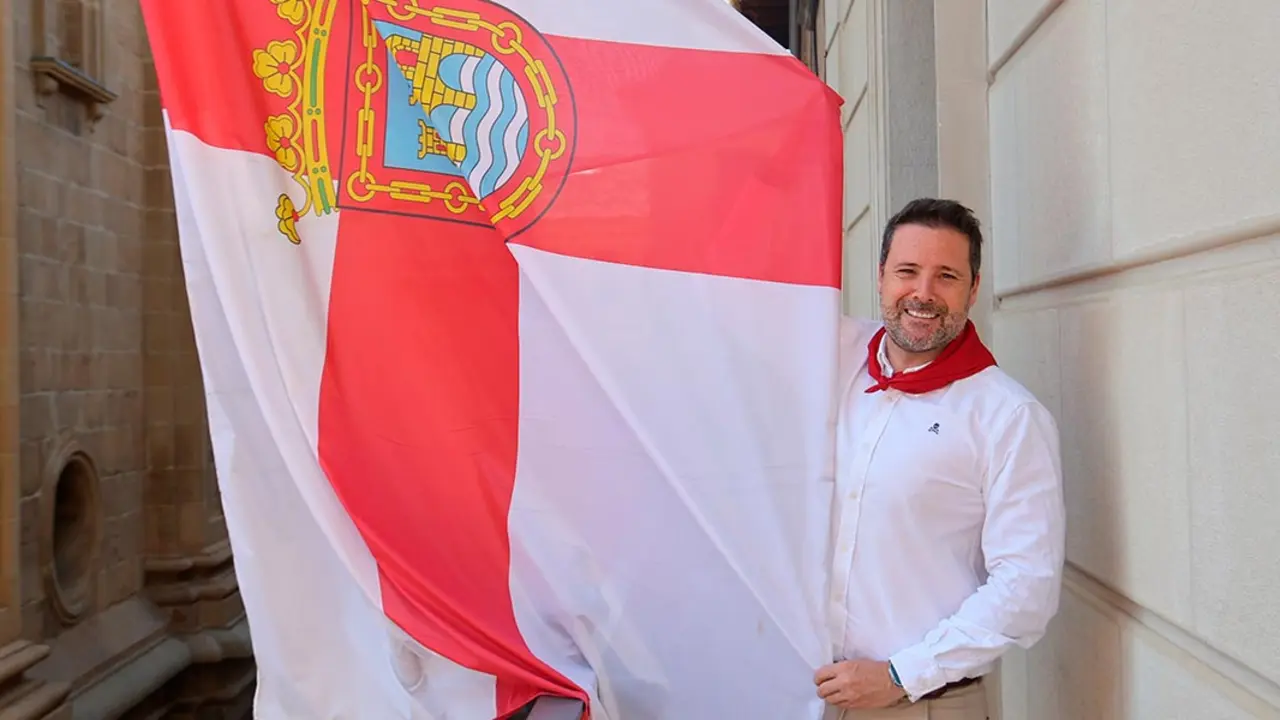 Alejandro Toquero, en el balc&oacute;n del Ayuntamiento de Tudela