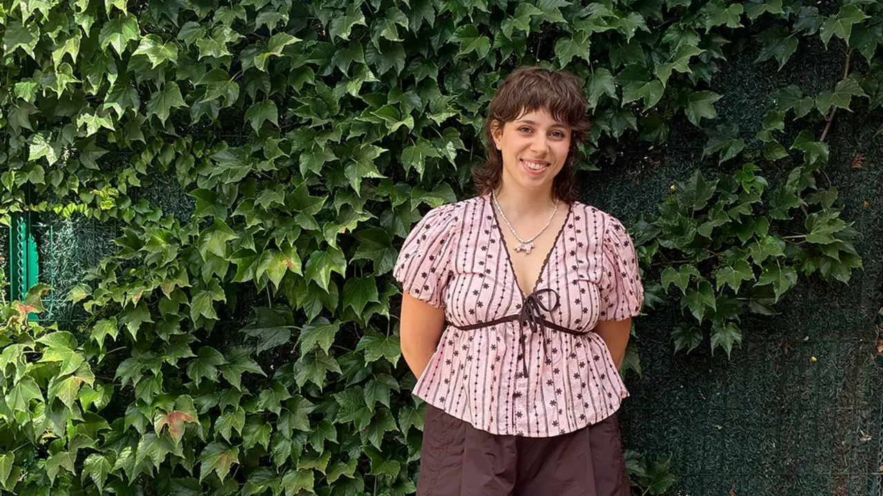 Cristina Moreno Vitas, ilustradora de Tudela y ganadora del Premio a la Promoci&oacute;n del Talento Art&iacute;stico del Gobierno de Navarra y de Encuentros Arte Joven 2026