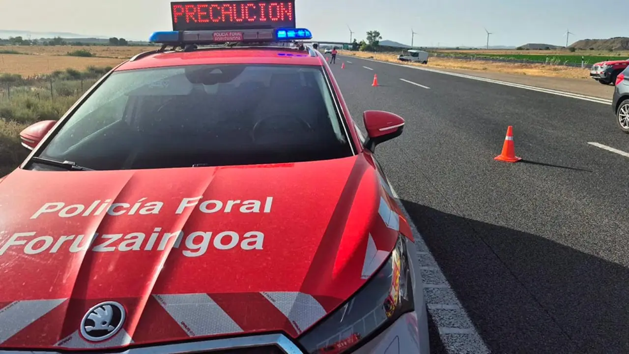 Accidente en la AP-68 en Cortes con un herido y positivo en drogas tras chocar contra un cami&oacute;n