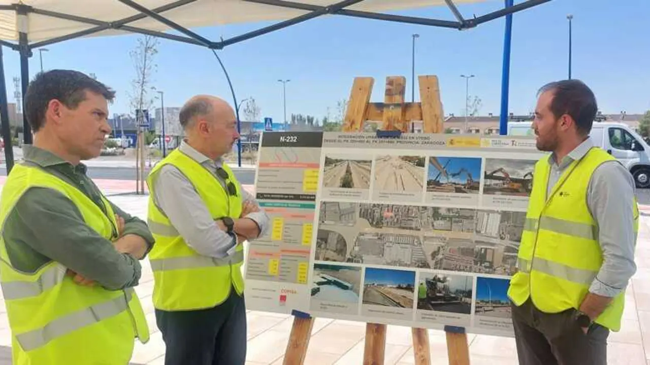 El delegado del Gobierno en Arag&oacute;n, Fernando Beltr&aacute;n, visita las obras de humanizaci&oacute;n de la N-232 a su paso por Utebo (Zaragoza).