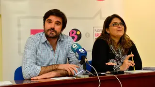 Eneko Larrarte y Olga Risue&ntilde;o durante la comparecencia