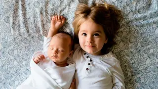 &iexcl;Se puede ense&ntilde;ar a un hijo a ser feliz!
