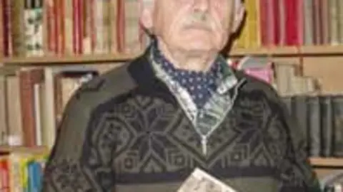 1142412569.jpg