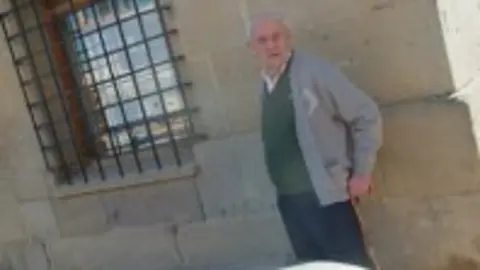 1159353565.jpg