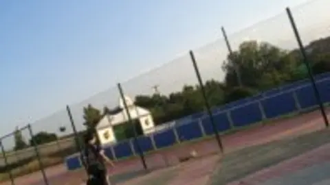 1159955450.jpg