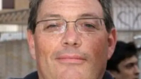 1189582858.jpg
