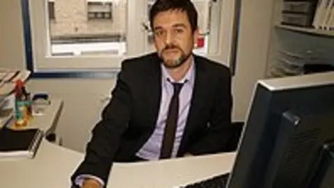 1192001121.jpg
