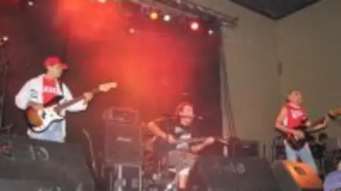 1191999175.jpg