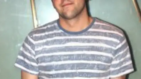 1215590025.jpg