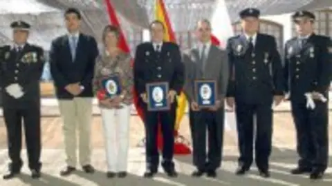 1254899227.jpg