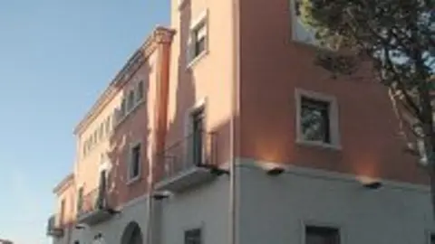 1259656729.jpg