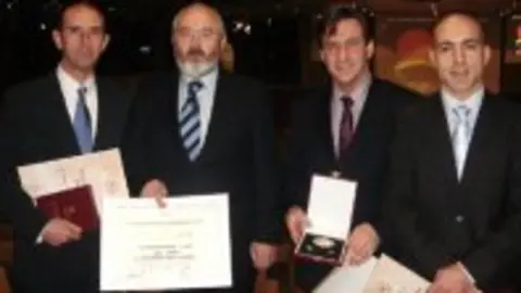 1261469338.jpg
