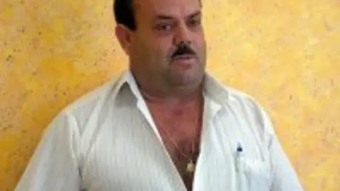 1284535628.jpg