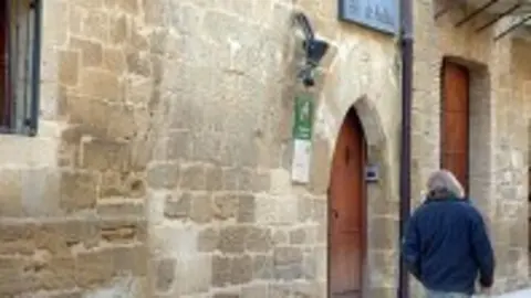 1289983770.jpg
