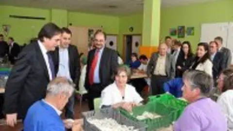 1304493350.jpg