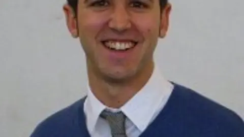1313565618.jpg