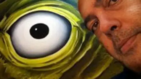 1318250595.jpg