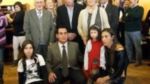 1322643688.jpg