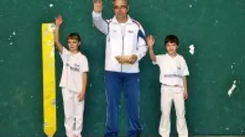 1323851387.jpg
