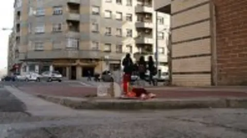 1323850068.jpg